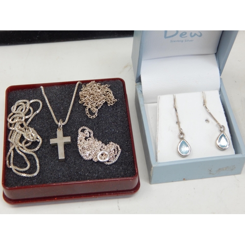 212 - Quantity of Sterling Silver Jewellery to Include a Tiffany & Co Pendant, Irish Celtic Pendant Neckla... 