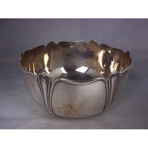 236 - Large Engraved Sterling Silver Bowl ~

An elegant circular silver bowl with engraved dedication:

‘F... 