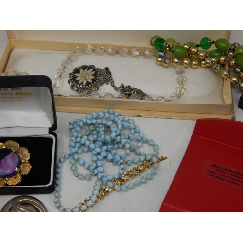 211 - Quantity of Costume Jewellery to Include Necklaces, Bracelets, Earrings etc.