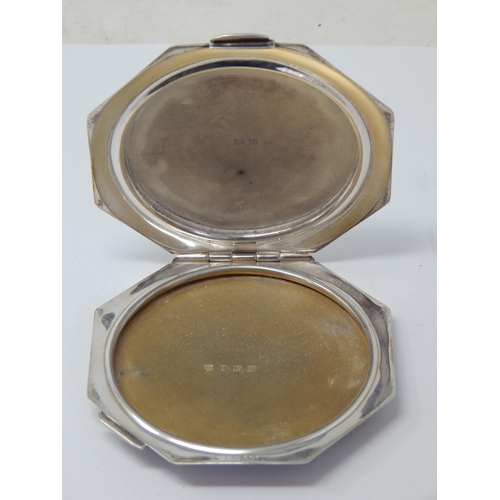 335 - Art Deco Silver Compact Hallmarked Birmingham 1936 by William Neale: Measures 8.4cm diameter: Weight... 