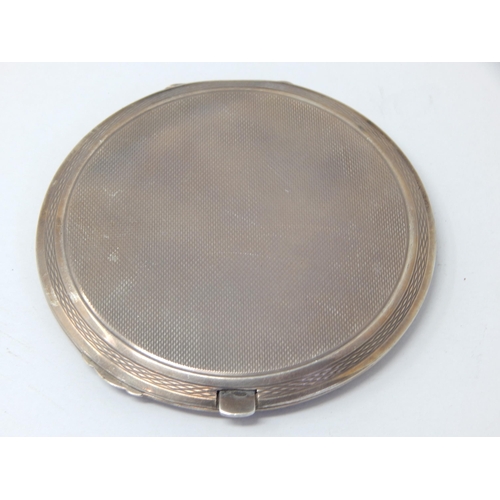 336 - Art Deco Silver Compact Hallmarked Birmingham 1935 by Crisford & Norris: Measures 8.4cm diameter: We... 