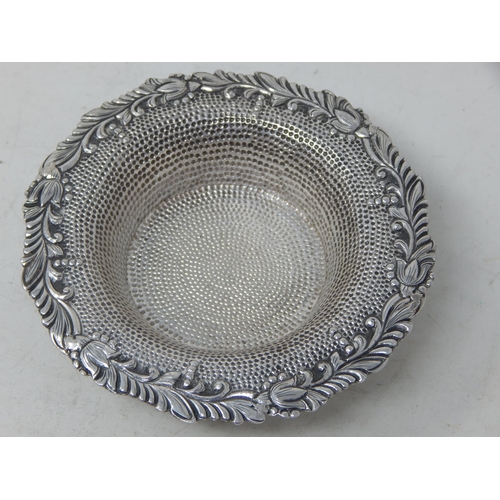 359 - Foreign Silver Bowl on Three Feet: Measuring 12cm diameter: Weight 94g