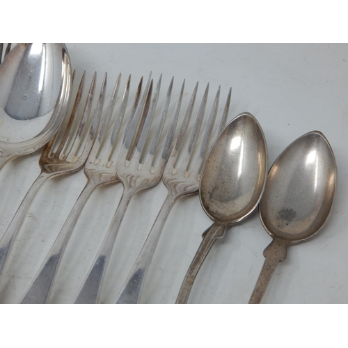 369 - Quantity of Foreign Silver Serving Spoons, Forks etc: Weight 440g