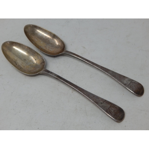 380 - Pair of William IV Silver Serving Spoons: Hallmarked London 1835 by William Ely: Length 21.5cm: Weig... 