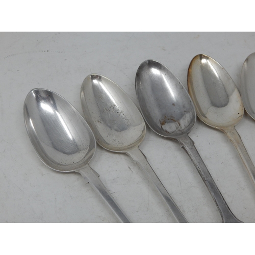 384 - 6 x Georgian & Later Silver Dessert Spoons: various Dates & Makers: Length 17.5cm: Weight 236g