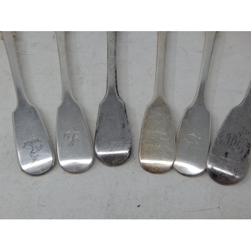 384 - 6 x Georgian & Later Silver Dessert Spoons: various Dates & Makers: Length 17.5cm: Weight 236g