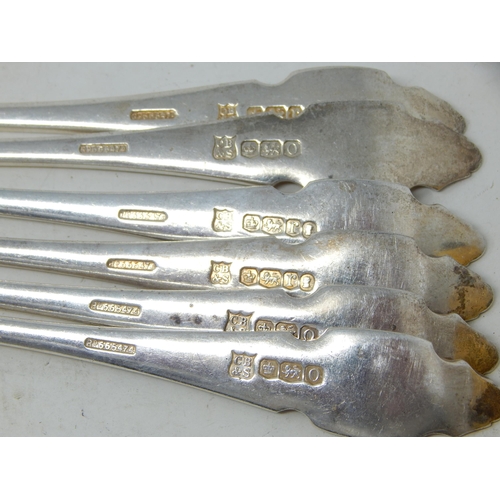 386 - 6 x Silver Dinner Forks Hallmarked Sheffield 1931/4 by Cooper Brothers: Length 20cm: Weight 400g