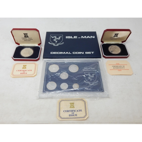 63 - Isle of Man Decimal coin set 1976 struck in Sterling Silver; Isle of Man Silver Proof Crown 1979; Is... 