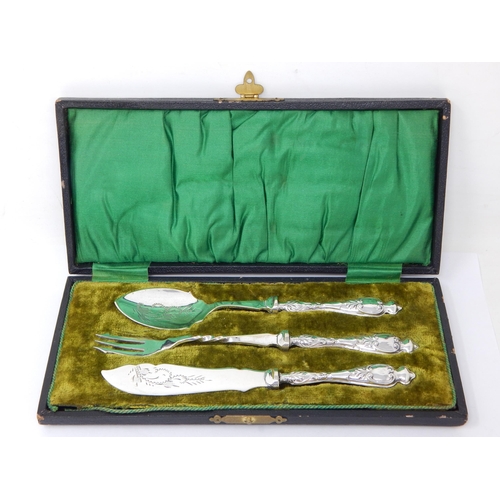 274 - Edward VII silver handled serving set, containing butter knife, jam spoon & pickle fork Birmingham 1... 