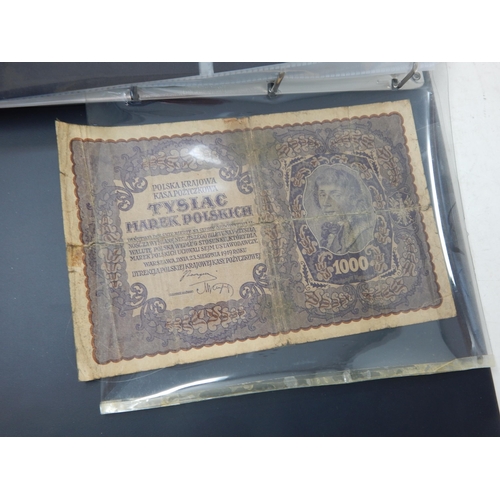 121 - A collection of early banknotes of the World housed in collectors album