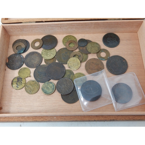 129 - Vintage cigar box containing a large selection of early coins including Australia Sugar Loaf Token 1... 