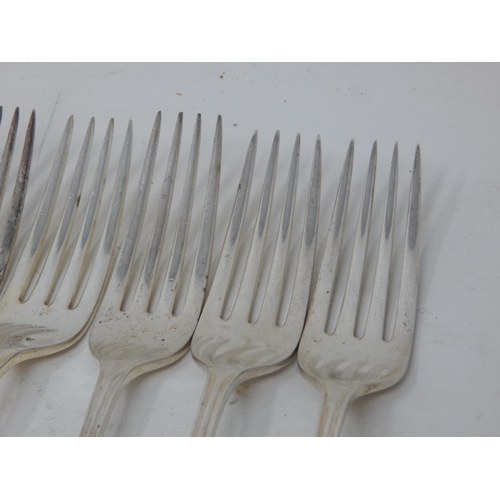 54 - 6 x Silver Dinner Forks Hallmarked Sheffield 1931/4 by Cooper Brothers: Length 20cm: Weight 400g