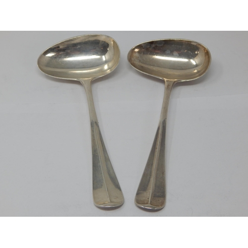 115 - Pair of Silver Sauce Ladles: Hallmarked London 1903 by Daniel & John Wellby: Length 17cm: Weight 134... 