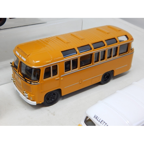 267 - Foreign Die Cast Model Buses & Coaches: From The Estate of a Private Collector (9)