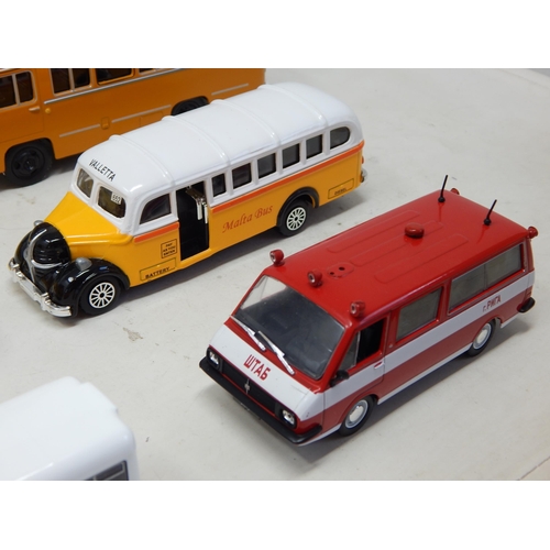 267 - Foreign Die Cast Model Buses & Coaches: From The Estate of a Private Collector (9)