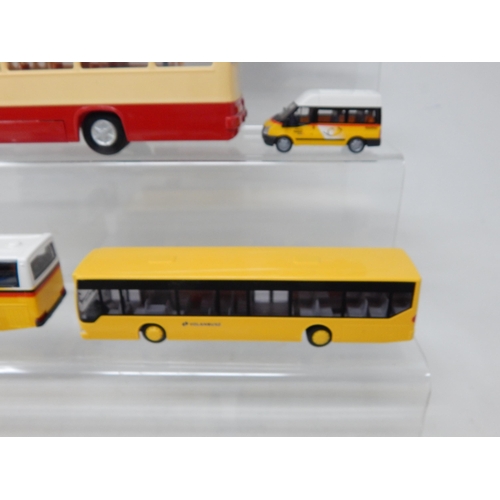 271 - Foreign Model Buses & Coaches: From The Estate of a Private Collector (16)