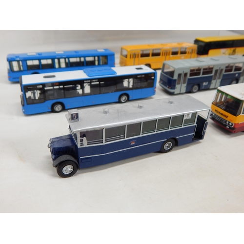 271 - Foreign Model Buses & Coaches: From The Estate of a Private Collector (16)