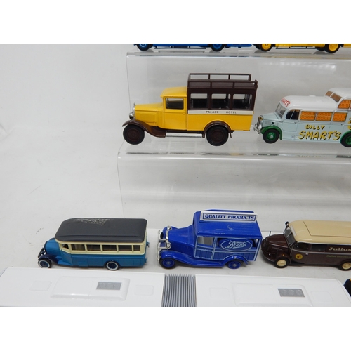 274 - Various Model Buses & Coaches etc: From The Estate of a Private Collector (25)