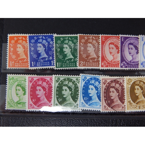 188 - GB QEll 1955-58 Orange-red to 1/6d grey-blue (ex-2d red-brown) UM except 11d FU
wmk St Edwards Cross... 