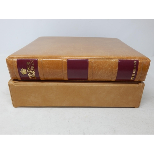 800 - A beautiful Stanley Gibbons Windsor Sovereign stamp album with inserts.