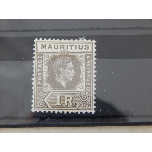 515 - Fantastic collection of stamps from Mauritius, incuding a block of 40 postage due
stamps.