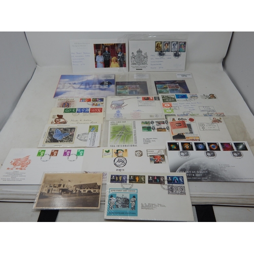 742 - Great British collection of postal history including a set of Benham Silk Butterfly
covers, 2 Gerry ... 