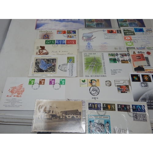 742 - Great British collection of postal history including a set of Benham Silk Butterfly
covers, 2 Gerry ... 