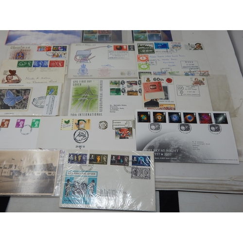 742 - Great British collection of postal history including a set of Benham Silk Butterfly
covers, 2 Gerry ... 