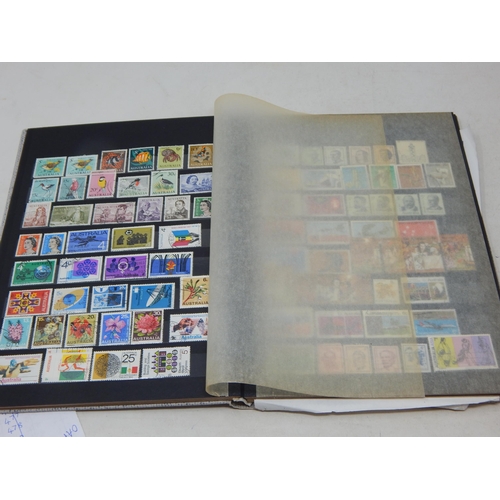 915 - Australia collection in vintage stamp album