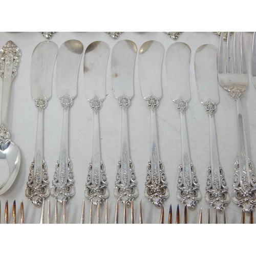 405 - Wallace Sterling Silver Grand Baroque Pattern Cutlery Purchased From Macy's New York Consisting of:
... 