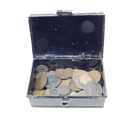 75 - A vintage tin box containing an interesting and varied selection of early Copper and Bronze coinage ... 