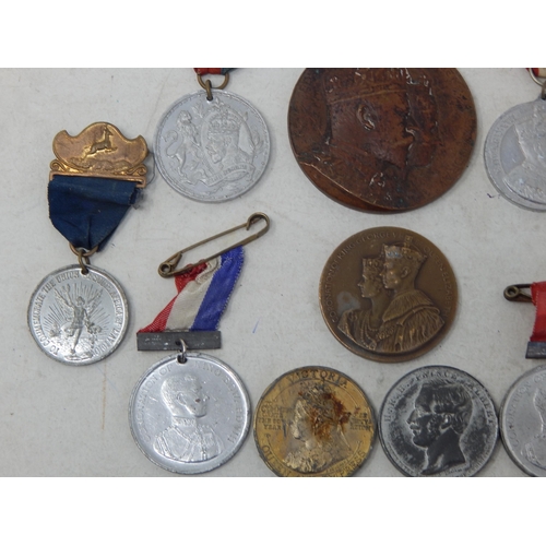 72 - Collection of Royal Commemorative Medals & Medallions