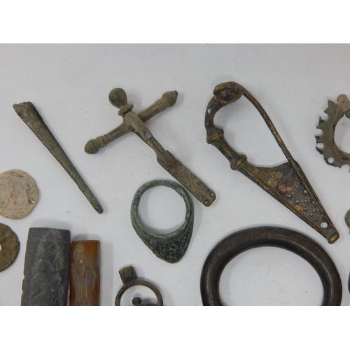 123 - Roman/Ancient Artefacts - From the private collection of an archaeologist.