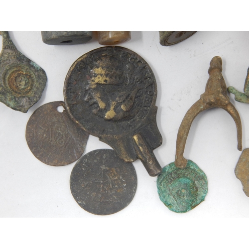 123 - Roman/Ancient Artefacts - From the private collection of an archaeologist.