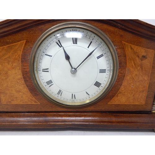 540 - 1920's Wooden Cased Mantel Clock with Brass Columns: Key wind with French Drum Movement. Complete wi... 