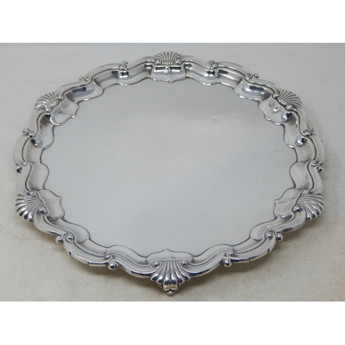 Edwardian Silver Salver (Not Engraved) Hallmarked London 1909 by Goldsmiths & Silversmiths: Measuring 32cm diameter: Weight 821g (26.4oz)