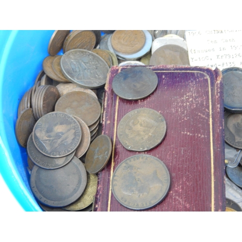 114 - Large Quantity of Unsorted C19th & Later Coinage, Medallions etc: Sorting will Reward