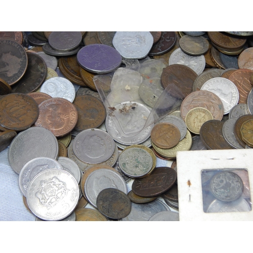 95 - Bag Containing a Large Quantity of Coinage etc: Sorting will Reward