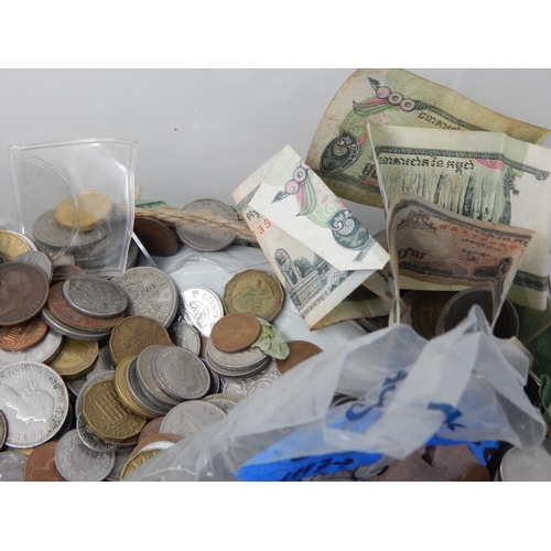 87 - Huge Quantity of Unsorted Coinage etc: Sorting will Reward