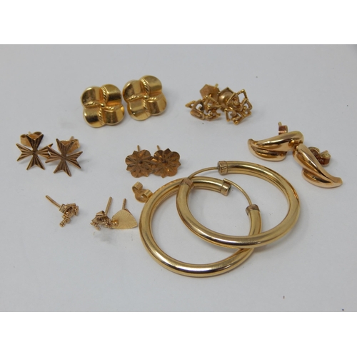 Quantity of 9ct Yellow Gold Earrings: Weight 7.4g
