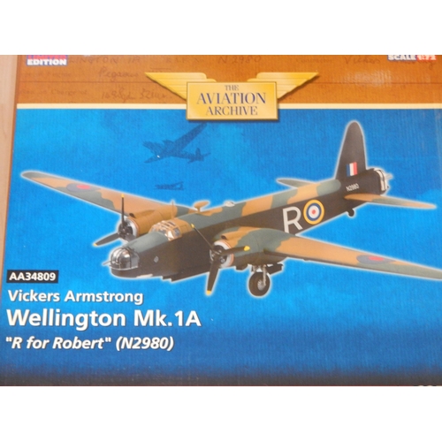 355 - CORGI: 1:72 Scale Models: Vickers Armstrong, Vickers Wellington (Boxed)