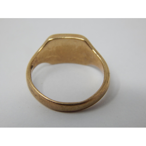 63 - 9ct Yellow Gold Signet Ring: Size L/M: Weight 4.13g