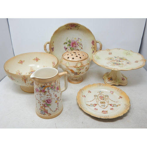 520 - A Quantity of Blush Ivory Wares by Crown Devon Fieldings, Carlton Ware etc (7)