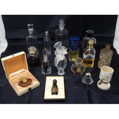 485 - A Collection of Perfume & Medical Bottles