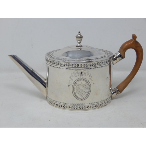 151 - George III Silver Teapot Hallmarked London 1782: Gross weight 366g