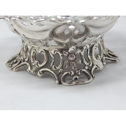 253 - Victorian Silver Heart Shaped Bon Bon Dish Hallmarked London 1893 by William Comyns: Weight 84g