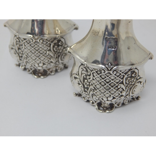 260 - A Pair of Edwardian Silver Pepperettes Hallmarked Birmingham 1904 by Fattorini & Sons: Weight 68g