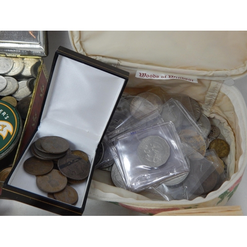 132 - A Hoard of Mint Halfpennys 1967 together with a quantity of coins, commemorative crowns, Theresa 178... 