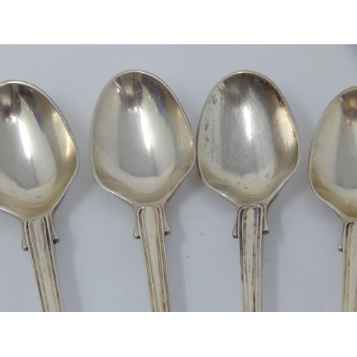 333 - Set of 6 Victorian Silver Spoons Hallmarked London 1850 by Charles Lias: Length 13cm: Weight 180g