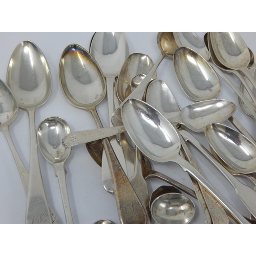 339 - A Large Quantity of Georgian & Later Silver Spoons: Various Dates & Makers: Weight 574g